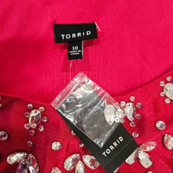 Torrid Pink Ruffled Knee-Length cocktail evening dress - Picture 7 of 10